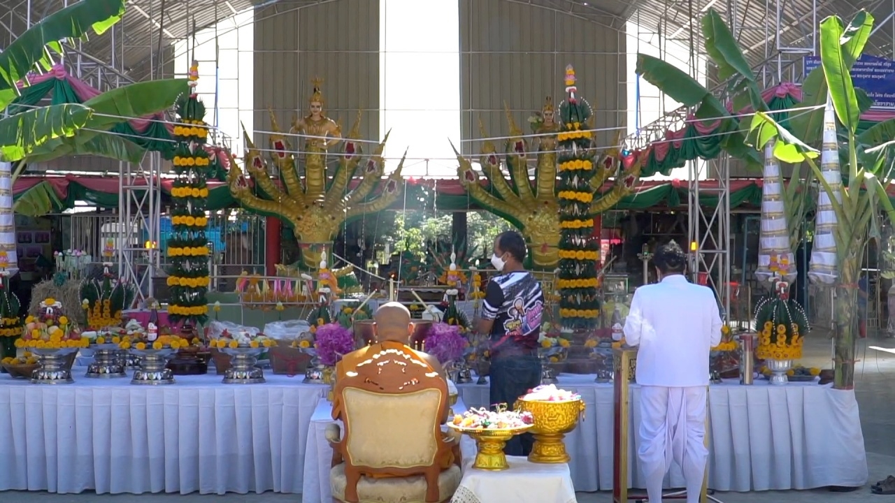 วัดหลวงพ่อผอม บวงสรวงใหญ่ พ่อปู่ศรีสุทโธ ชาวบ้านส่องอ่างน้ำมนต์ ได้เลขเด็ด