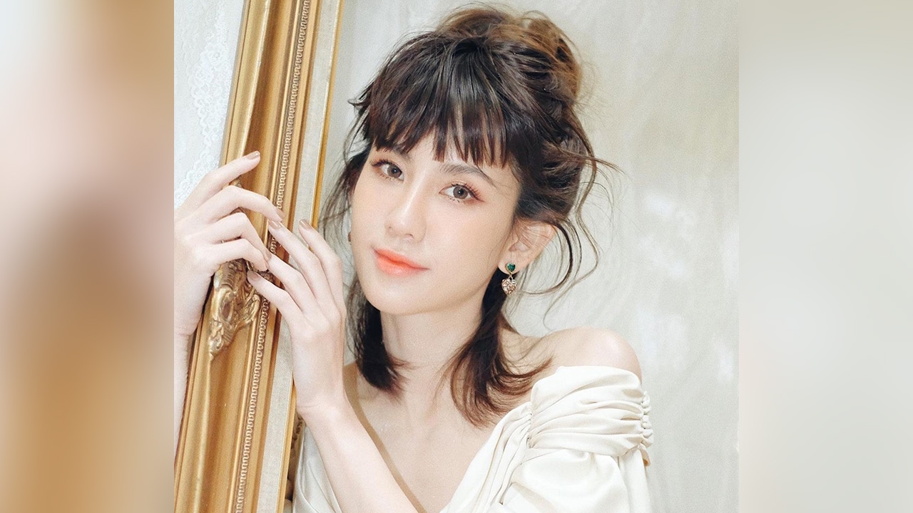 รู้จัก พลอย ภัทรากร สาวสวยเก่งและเซ็กซี่ที่มีข่าวกับ เวียร์ ศุกลวัฒน์ 