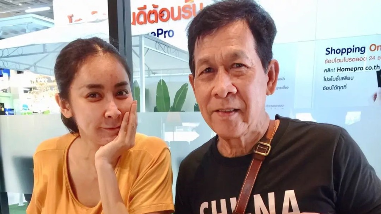 ใหม่ สุคนธวา จัดหนัก ซื้อเบนซ์-บ้าน 53 ล้าน พร้อมโอนเงินก้อนใหญ่ให้พ่อ