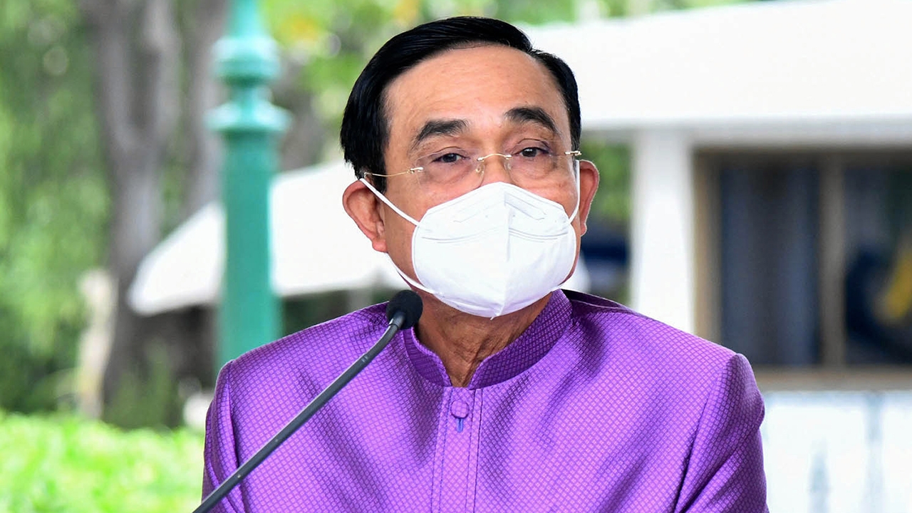 “บิ๊กตู่” แซวจ้องแต่หวย 5445 ทะเบียนรถ ลงพื้นที่คําชะโนดวันนี้ สามมิตรจวกคน พปชร.