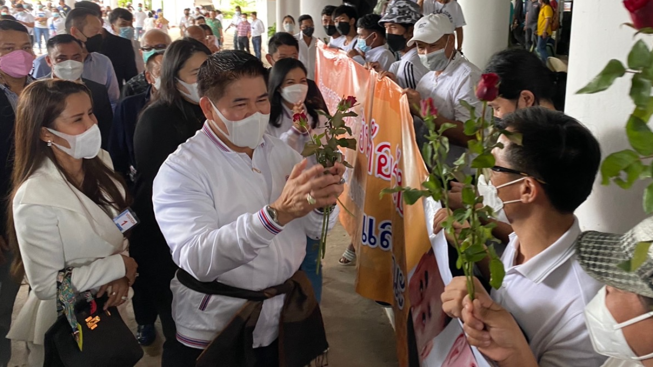 พปชร. ประกาศพร้อมส่งผู้สมัคร ส.ส. ลงชิงเก้าอี้ทุกเขตใน จ.สุราษฎร์ธานี