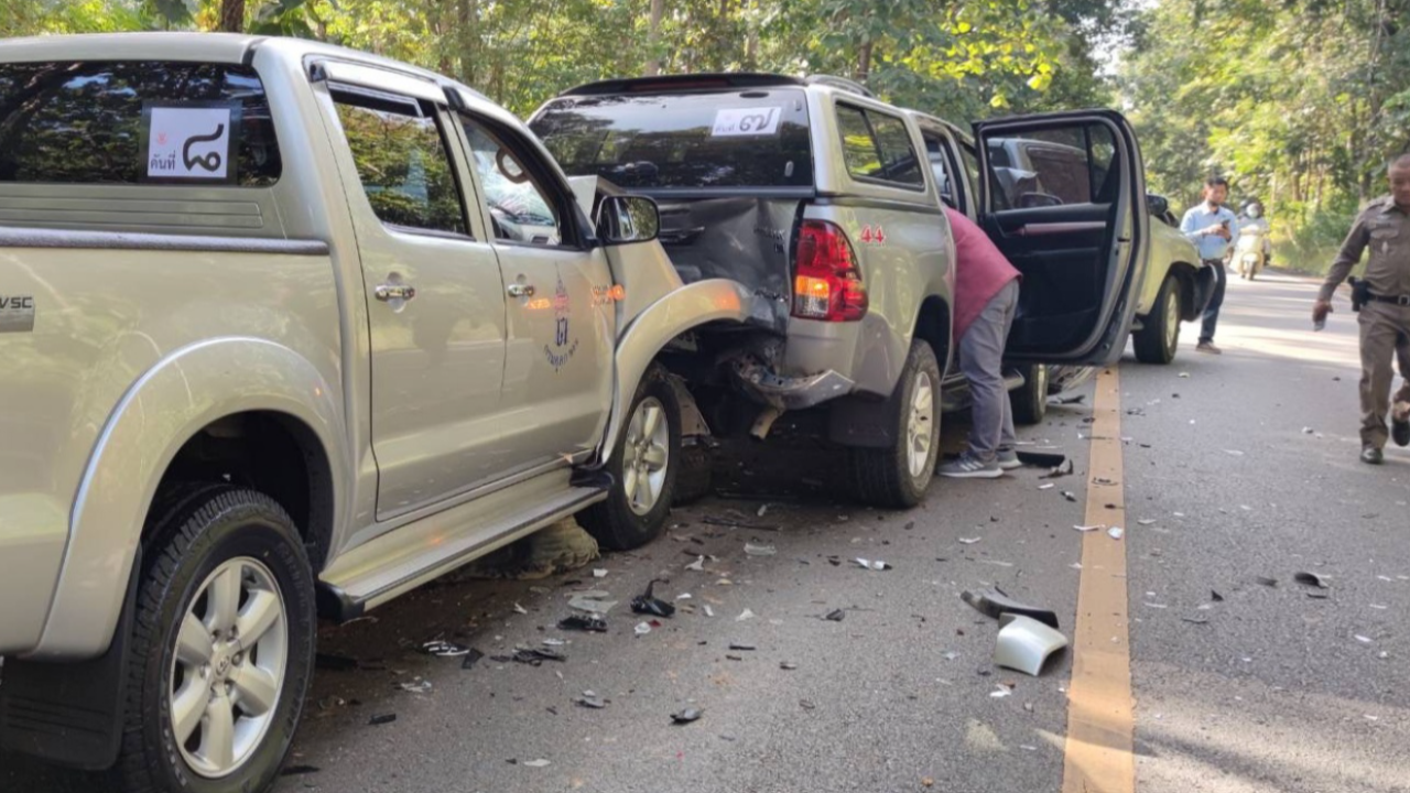 รถเก๋งแซงไม่พ้น พุ่งหาขบวนรถเตรียมรับเสด็จฯ ชนกัน 7 คันรวด 