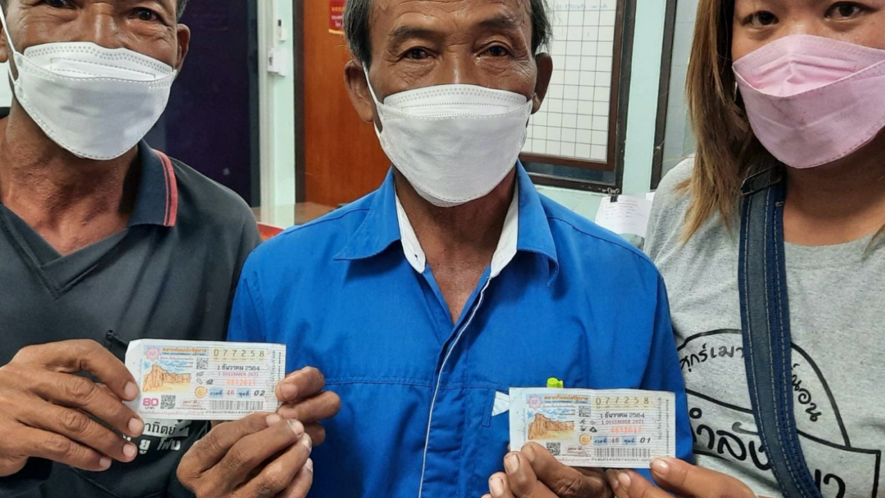 ชาวนาโคราช ฝันใช้ 5 นิ้วจับปลา ซื้อเลขท้าย 58 เฮลั่นรับ 12 ล้าน