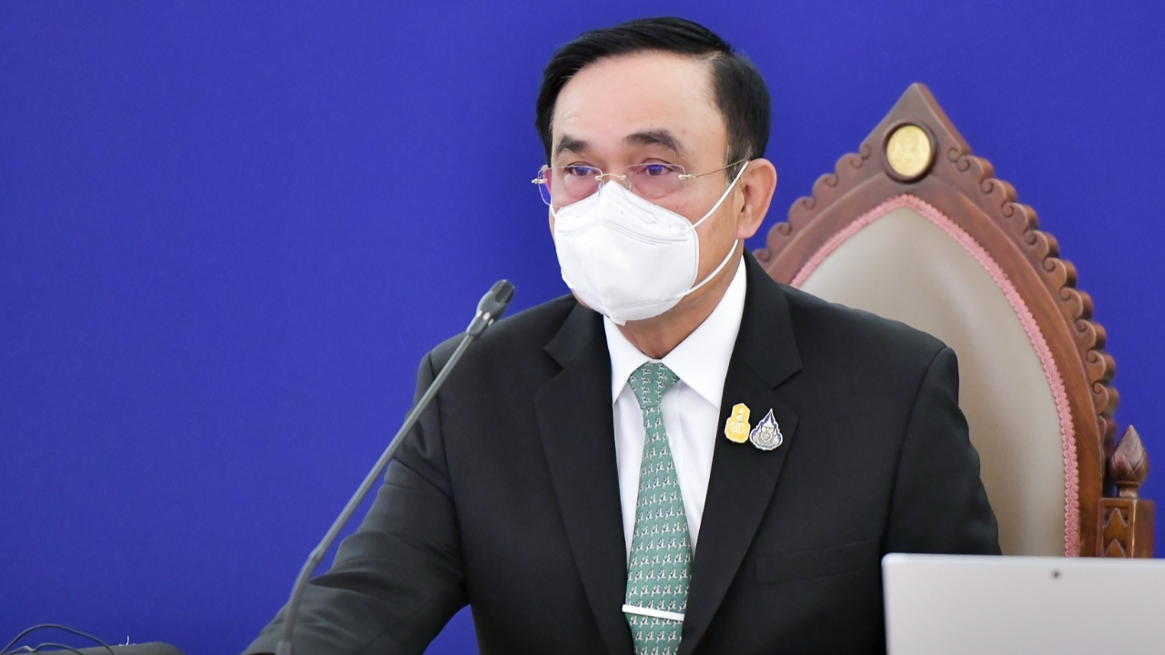 "บิ๊กตู่" ยัน ยังไม่ใช้ยาแรง-ปิดประเทศ หลังเจอ "โอไมครอน" ระบาดรอบบ้าน 