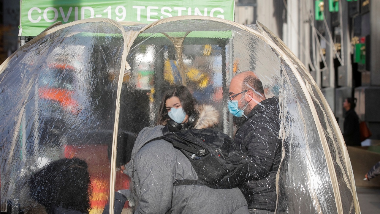 WHO เตือนโควิดโอไมครอนระบาด แนะคนอายุเกิน 60 ควรเลื่อนเดินทางไปเที่ยว