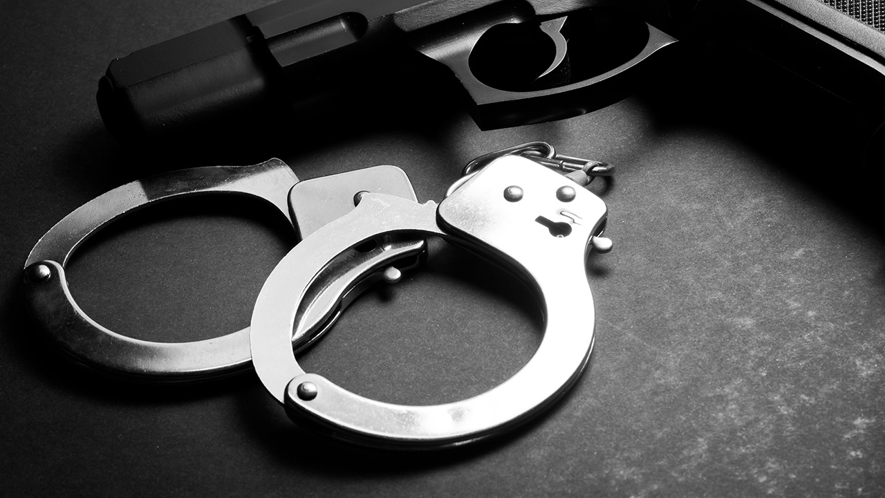 จับปืนเถื่อนลดอาชญากรรม