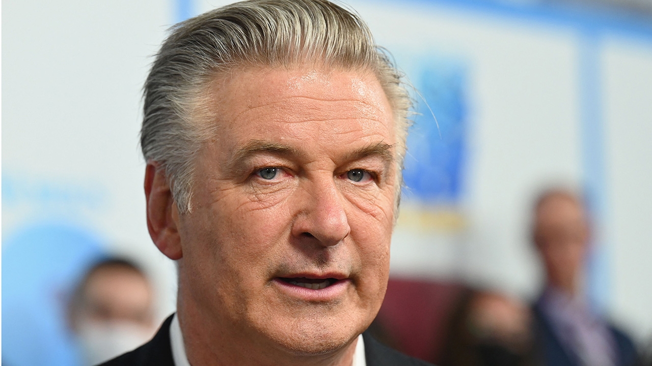 อเลค บอลด์วิน ยันไม่ได้ลั่นไกกองถ่ายภาพยนตร์ “รัสต์” 