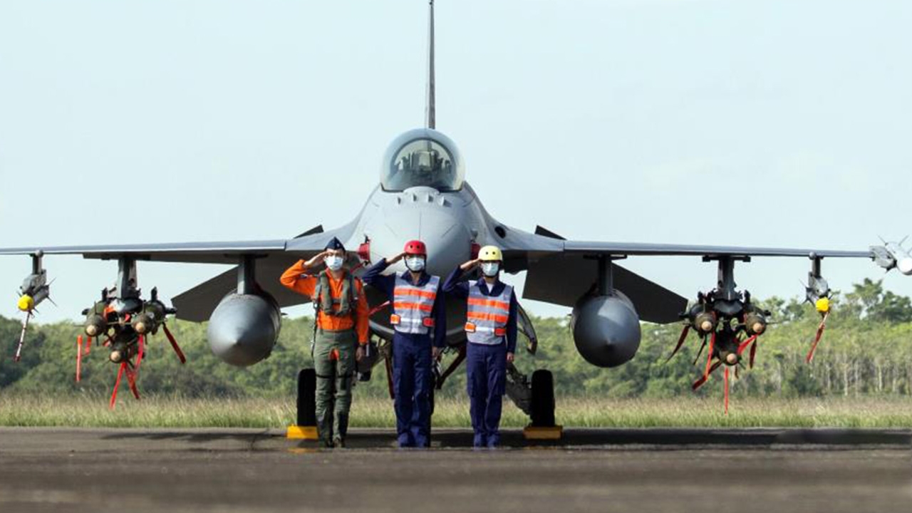 ฝูงบิน F-16V อสรพิษร้ายวรยุทธลึกล้ำ ผู้พิทักษ์ใหม่แห่งท้องนภาไต้หวัน