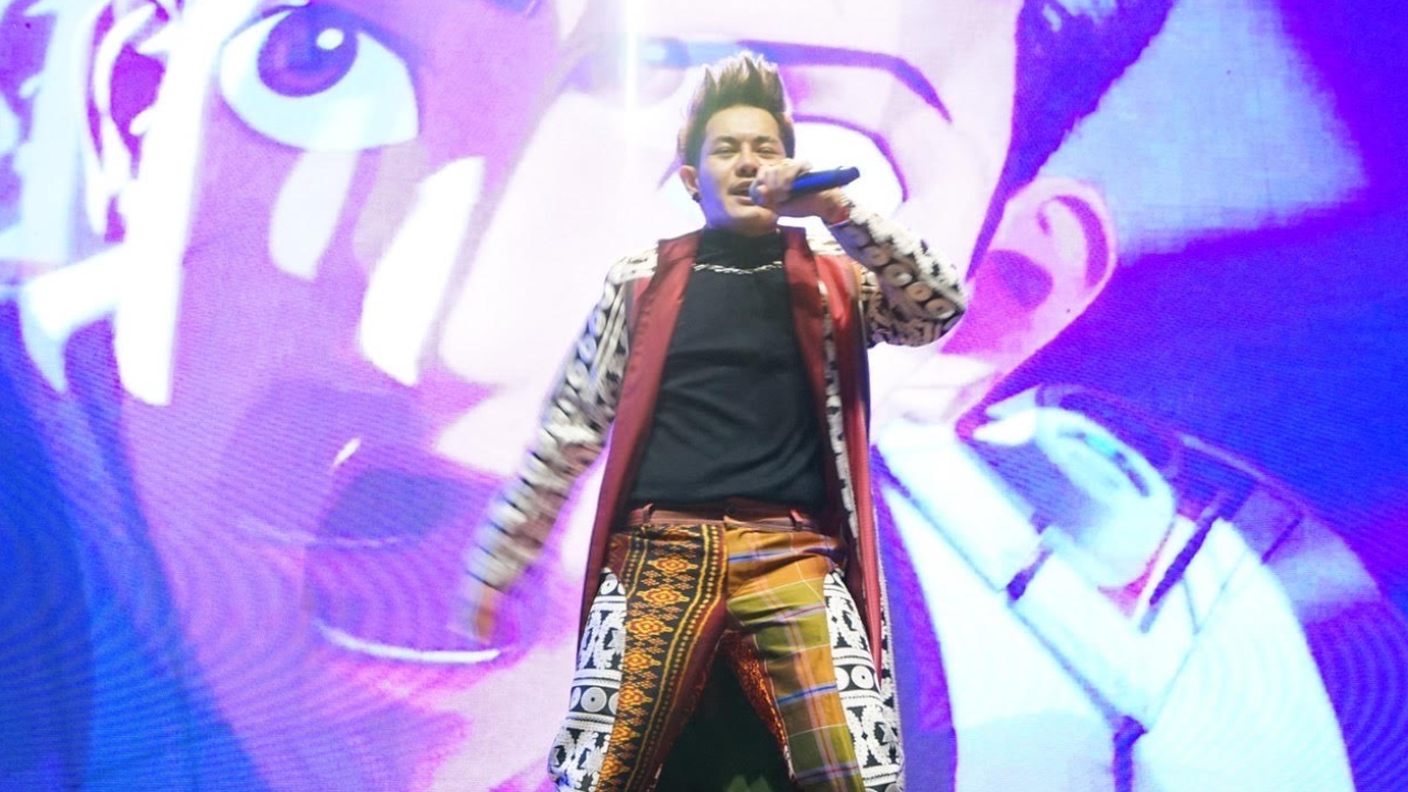 เก่ง ธชย หนึ่งเดียวนักร้องไทย โชว์เด็ดที่ World Expo ดูไบ