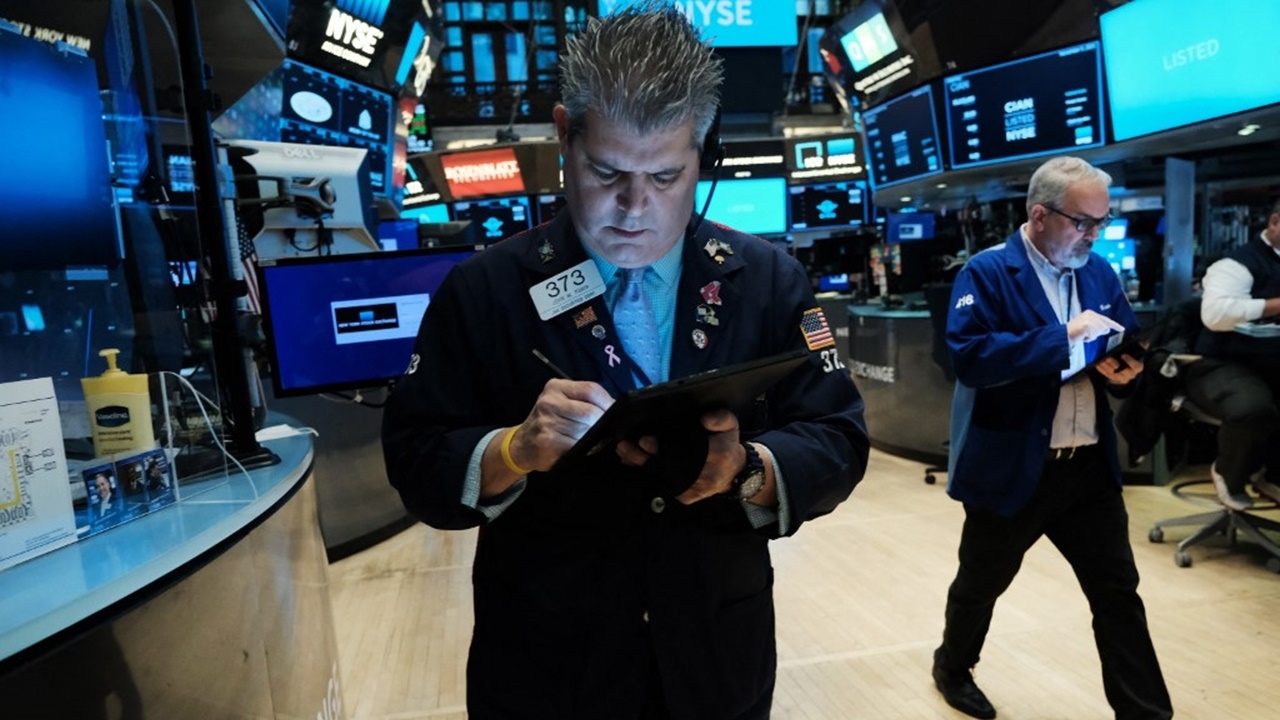 หุ้นสหรัฐฯ พุ่ง ดาวโจนส์ทะยาน 646 จุด เชื่อโอมิครอนไม่ทำให้ป่วยรุนแรง