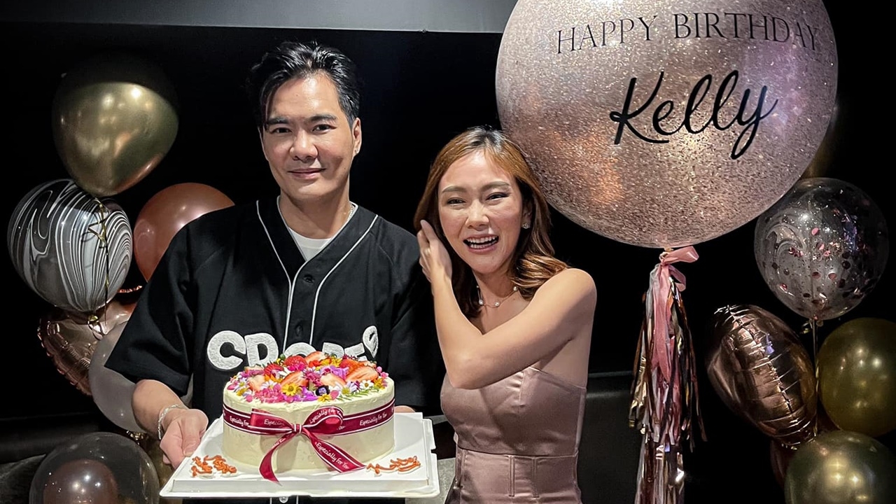 เคลลี่ ฉลองวันเกิดอายุ 51 ปี คนจับตามีรักใหม่ หลังโพสต์ภาพคู่สาวสวย