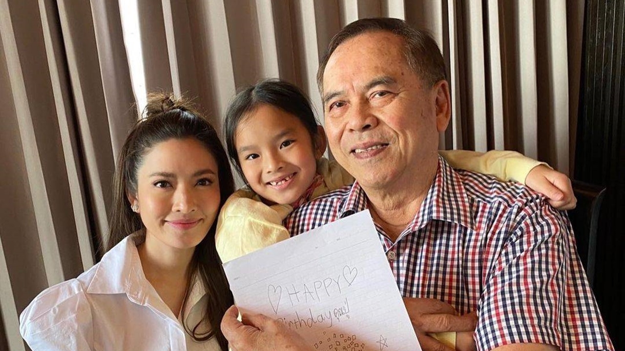 ปู่ไพวงษ์ เผยโมเมนต์ประทับใจ แอฟ-น้องปีใหม่ ร่วมฉลองวันเกิด (คลิป)