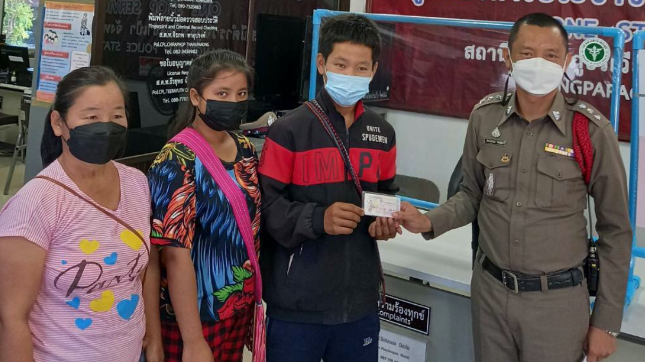 ทะเบียนรถพารวย หนุ่มเชียงรายสุดเฮง ถูกรางวัลที่ 1 รับ 6 ล้าน