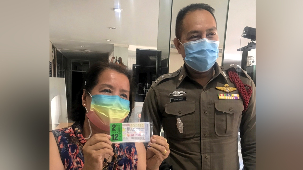 ป้าดินแดงเฮง ถูกหวย 12 ล้านบาท บุรีรัมย์-นครศรีธรรมราช รับไปคนละ 6 ล้านบาท