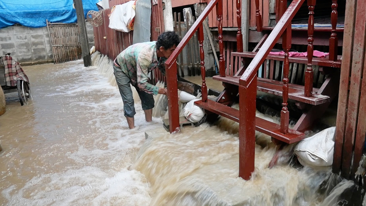 บางปลาม้าขอส้วม ขาดที่ปลดทุกข์ เพชรบุรีจม 4 อำเภอ