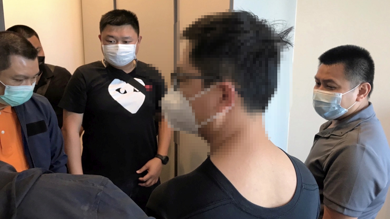 จับแอปลวงกู้ ต้มคนร้อนเงิน ค้น 8 จุดยึด 1 ล้านบาท ซิวหัวโจกชาวจีน