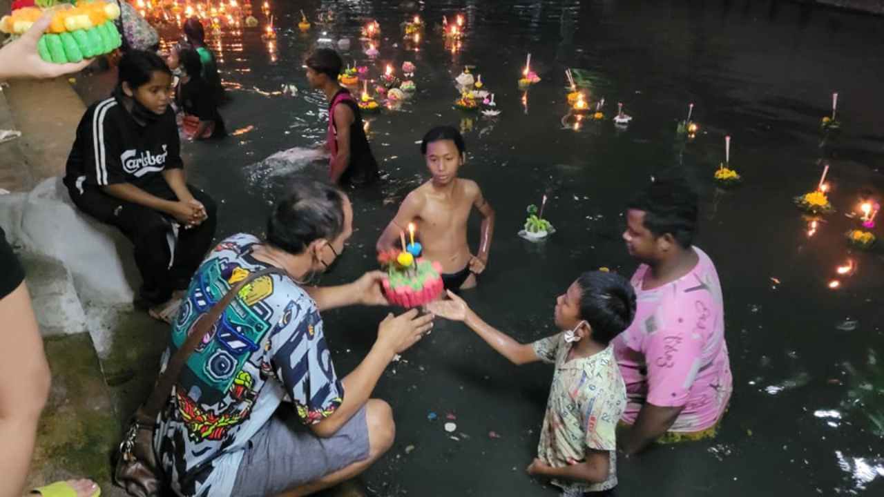 มันเกินไปไหม แม่สอดมี "กระทง 2 วินาที" ลอยปุ๊บเจอมนุษย์มัจฉาคว้าเอาเงิน