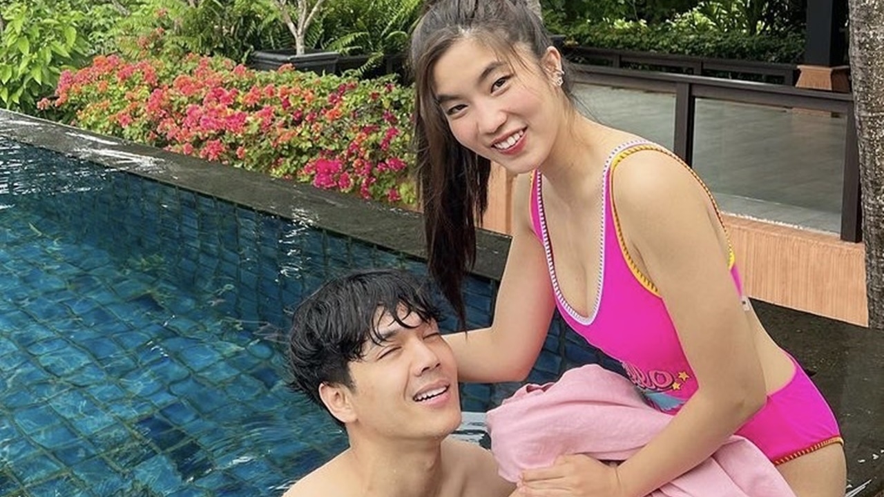 หวงแหละดูออก นิกกี้ ถึงกับถอนหายใจ บ่นอุบ ก้อย อรัชพร ใส่บิกินี