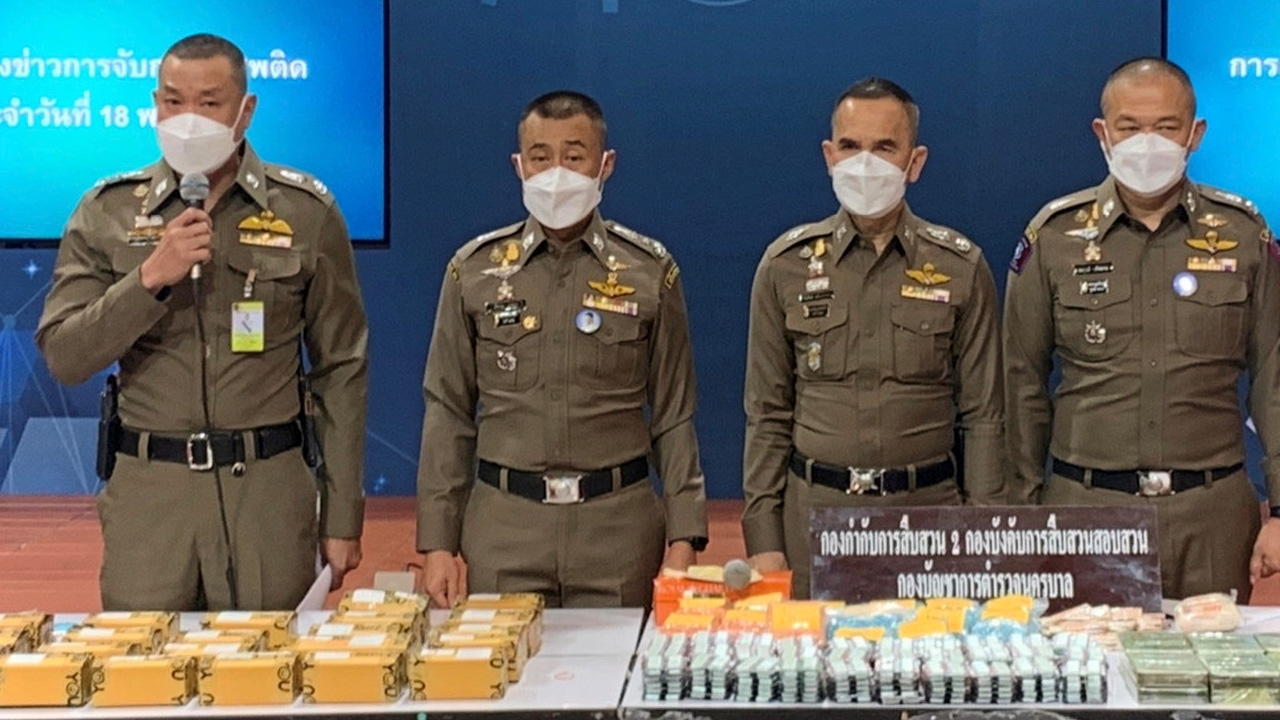 บุกจับยาอี-เฮโรอีน-กัญชา ขายมอมเมารับลอยกระทง