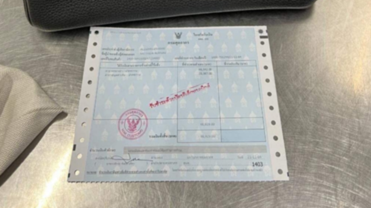 สาวโพสต์ หิ้วกระเป๋าแบรนด์เนมเข้าประเทศ เจอภาษีที่สนามบินเกือบ 7 หมื่น