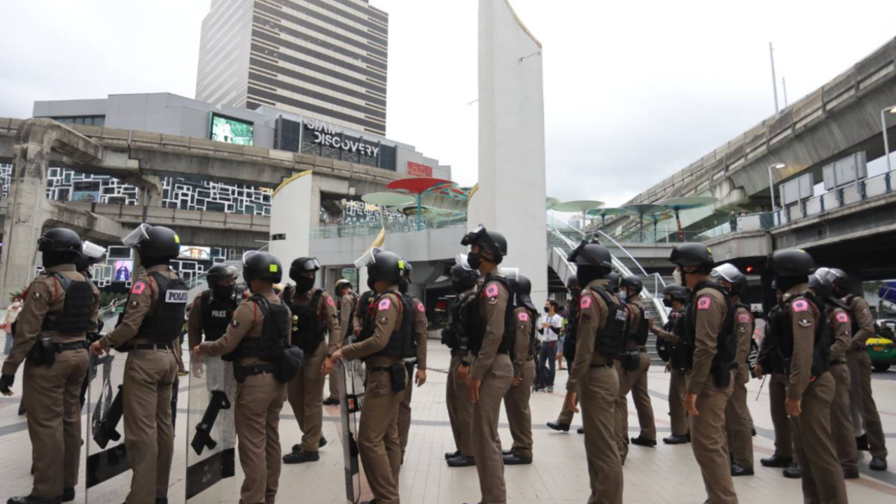 แยก "ปทุมวัน" ยังเงียบ ไร้เงา "ทะลุแก๊ส" มีเพียง ตร.ตรึงกำลังดูแล 