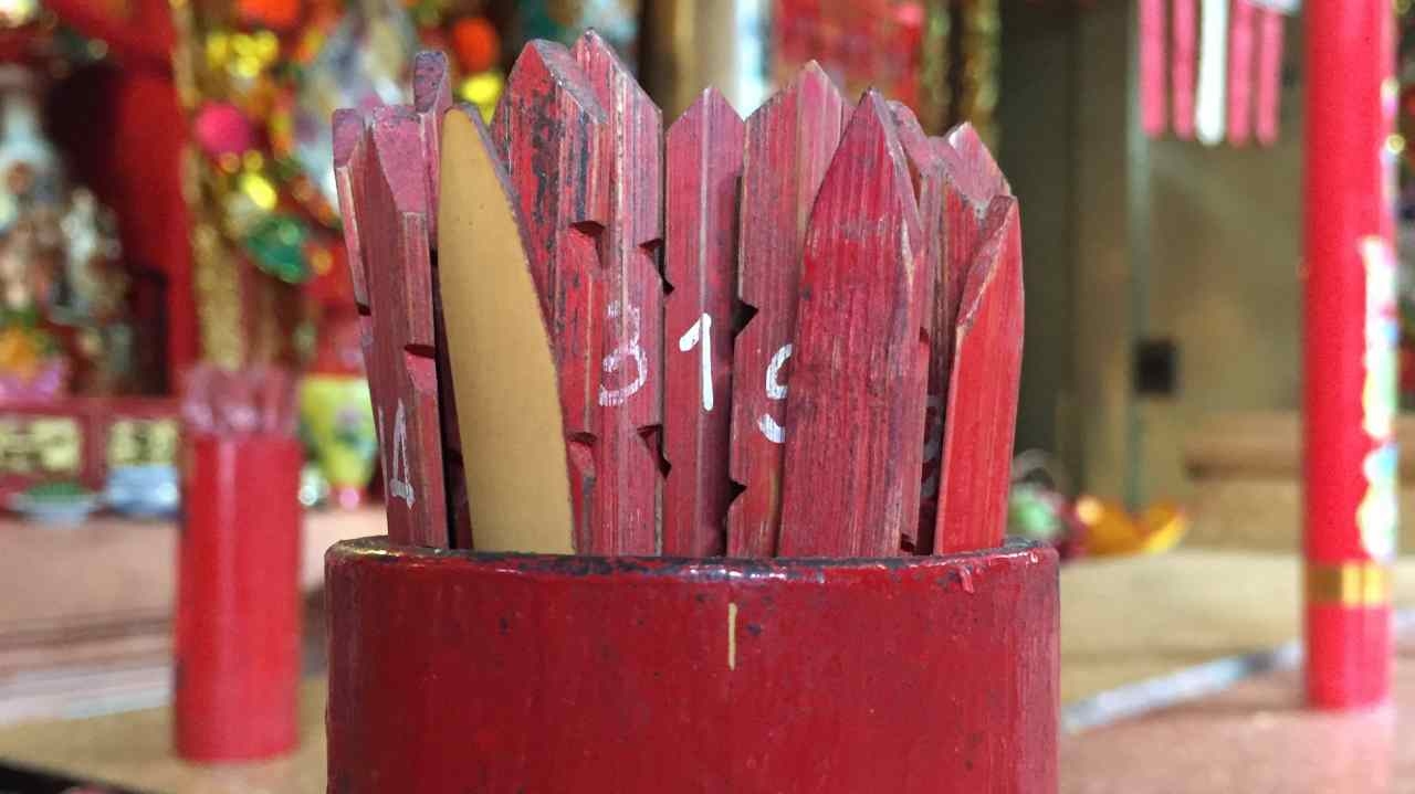 10 สถานที่เสี่ยงเซียมซี เนื้อคู่ ความรัก ยอดนิยม