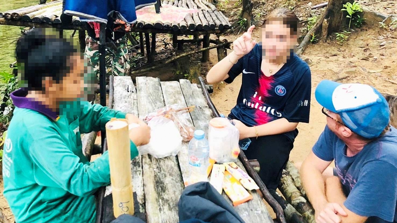พบแล้วสองสาวเดินหลงป่าที่เกาะช้าง หลัง จนท.ค้นหาไปพบ ส่งรพ.เช็กร่างกาย