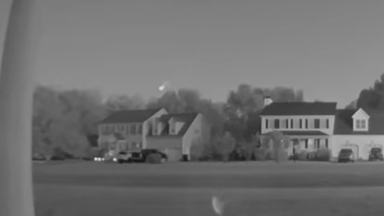 ฮือฮา ดาวตกพุ่งผ่านฟ้านอร์ท แคโรไลนา ความเร็ว 32,000 ไมล์ต่อชั่วโมง (คลิป)