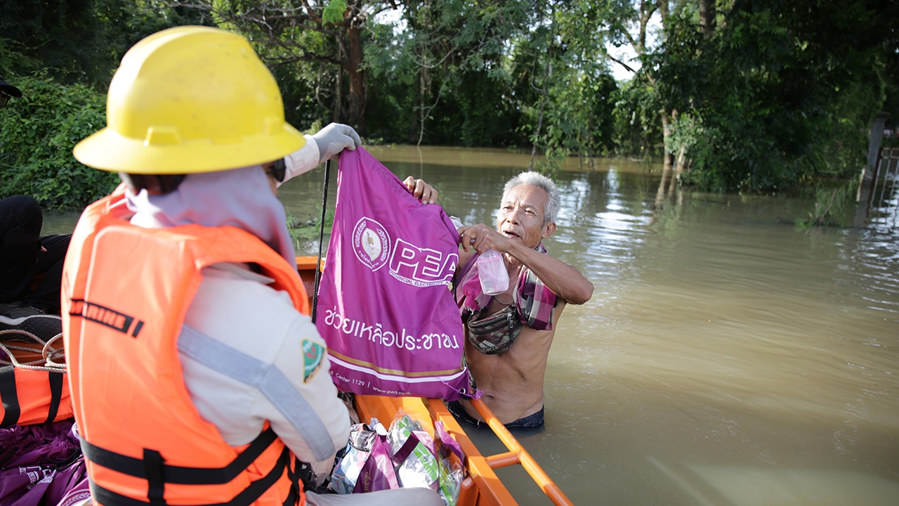 PEA ช่วยเหลือผู้ประสบอุทกภัย ในพื้นที่จังหวัดสุโขทัย