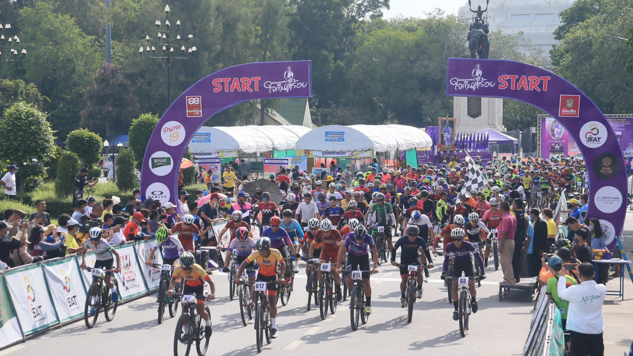 “พ่อเมืองสุพรรณบุรี” นำนักปั่นทำกิจกรรมเพื่อสังคม