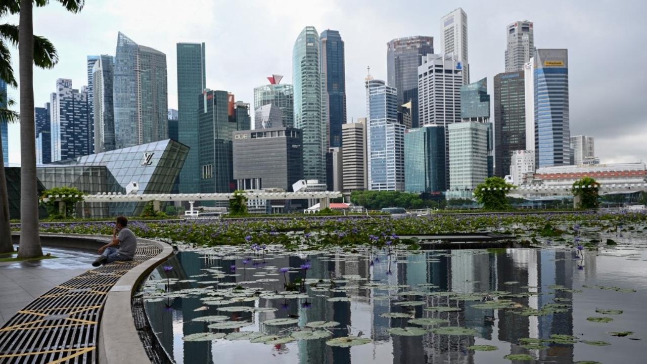 ยอดโควิดสะสมสิงคโปร์ทะลุแสน ผู้ป่วยเพิ่มขึ้นสองเท่า