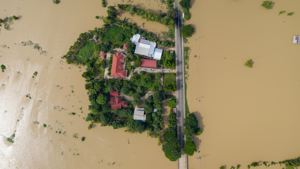 กรมควบคุมโรค ชี้ "จมน้ำ" เป็นสาเหตุหลักเสียชีวิตจากน้ำท่วม แนะวิธีป้องกัน
