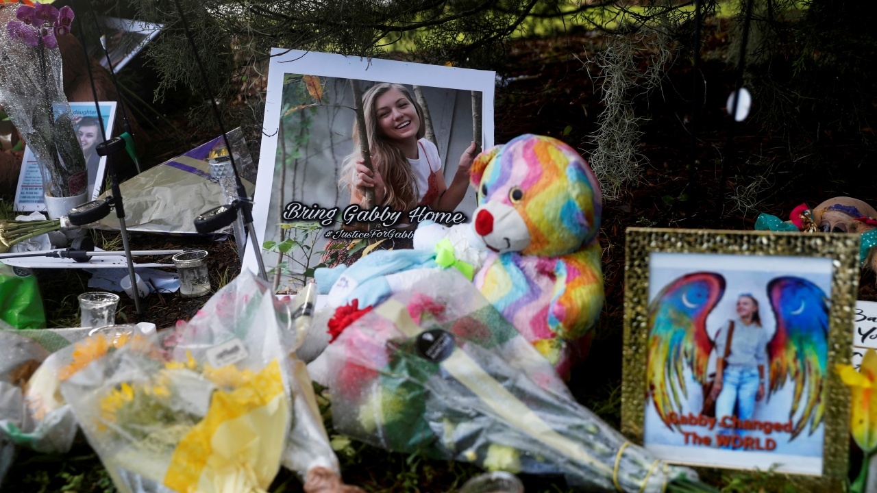 เปิดไทม์ไลน์ทริปมรณะ เน็ตไอดอลสาวก่อนถูกฆ่า FBI เร่งหาคู่หมั้นที่หายไป