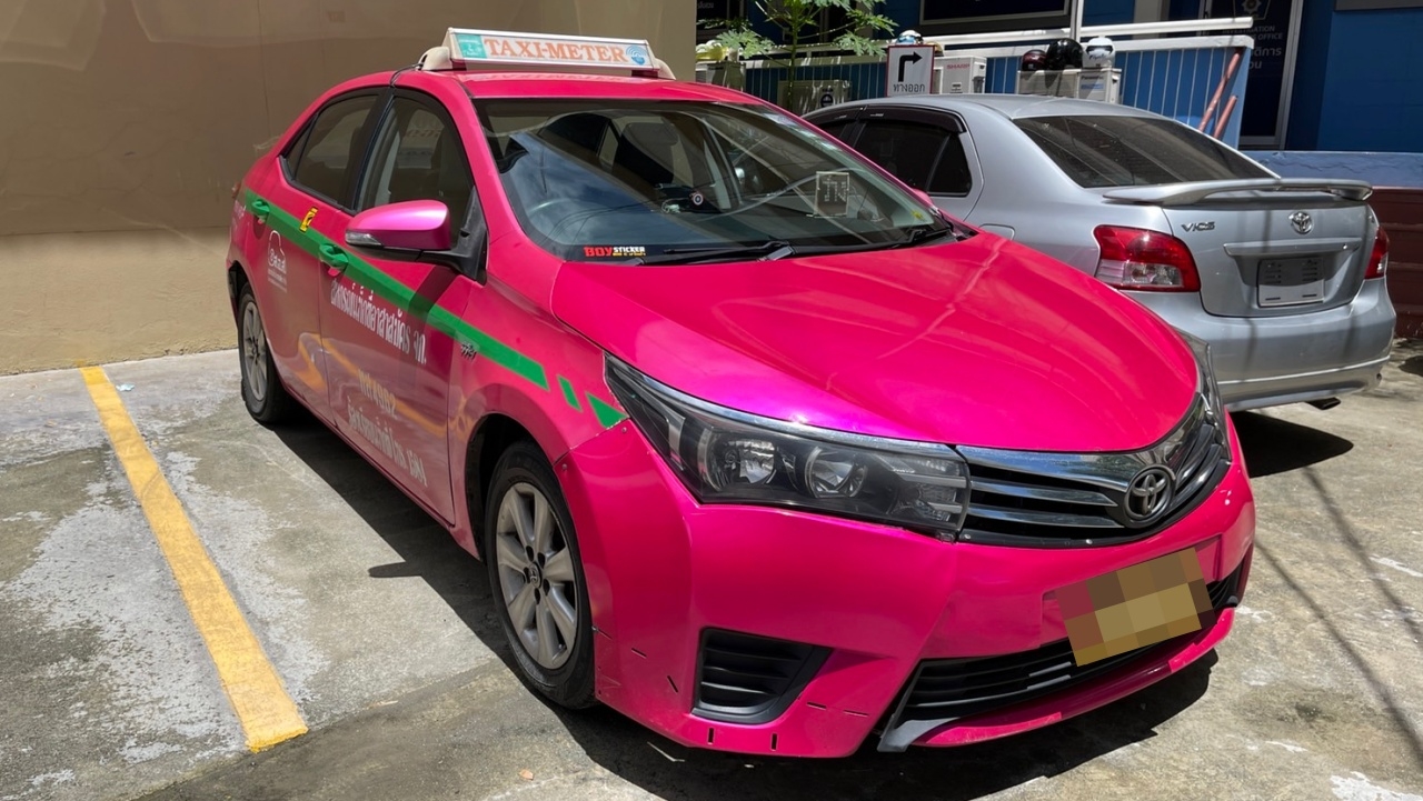 ปรับแท็กซี่พูดจาแทะโลมสาว คิดค่าโดยสารเกินจริง อ้างเอาเงินจ้างคนไปซื้อน้ำมัน (คลิป)