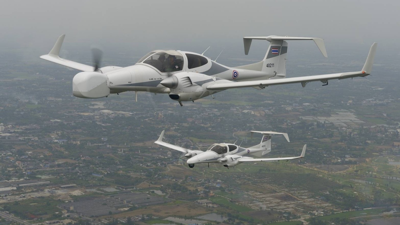 "กองบิน 4" จัดเครื่อง DA-42 บินถ่ายภาพทางอากาศ ติดตามสถานการณ์น้ำ