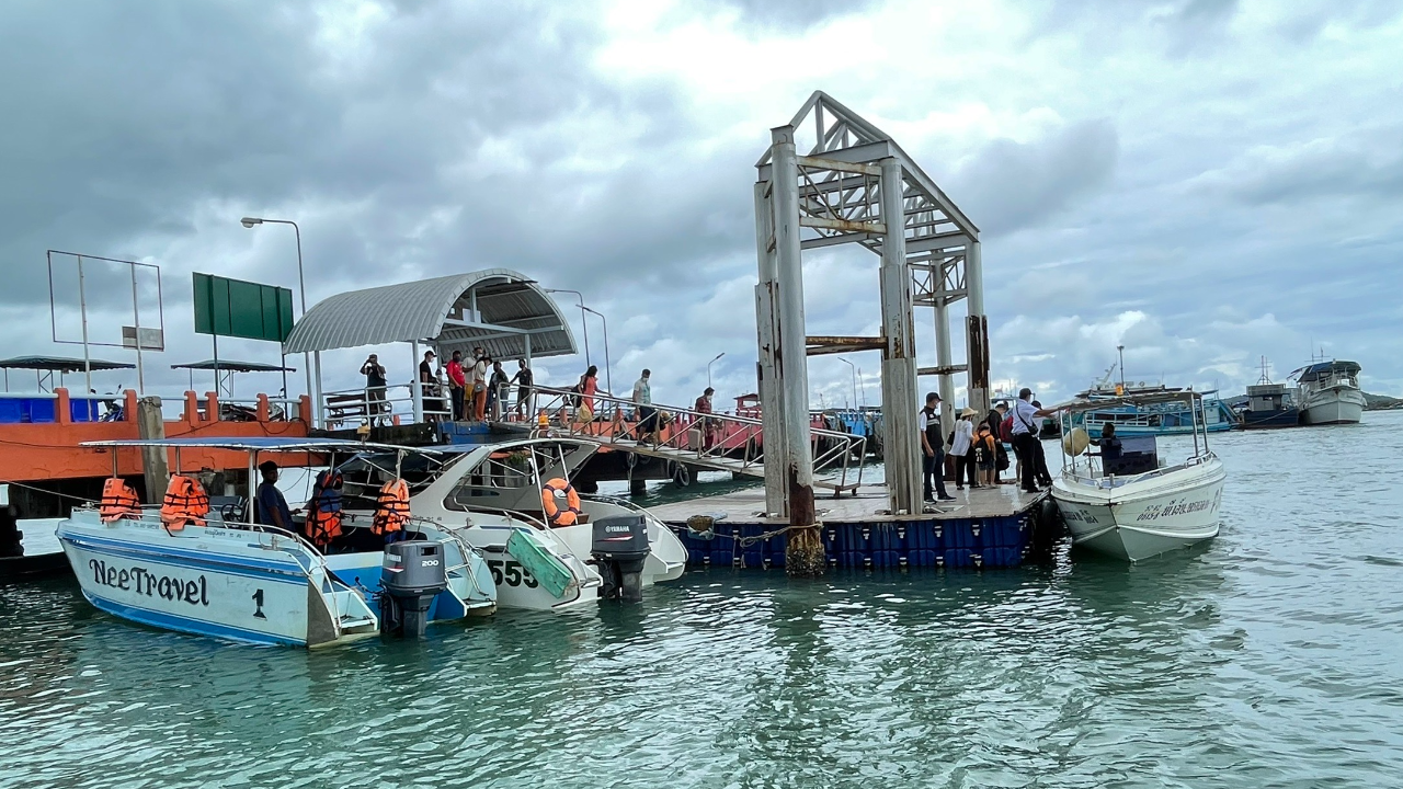 “อธิรัฐ” สุ่มตรวจท่าเรือ จ.ระยอง ก่อนรัฐบาลคลายล็อกดาวน์รับนักท่องเที่ยว