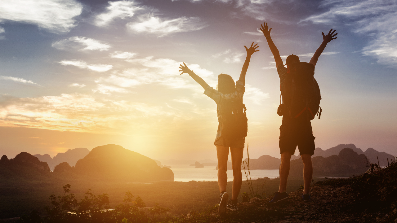 เสนอ ศบค.ชุดใหญ่ ลดเวลาเคอร์ฟิว คลายกิจกรรม ชงพื้นที่สีฟ้านำร่องท่องเที่ยว