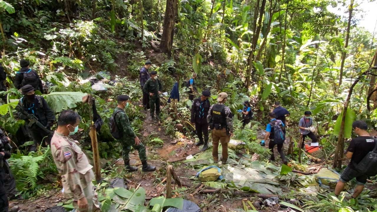 ทหารเข้าเคลียร์พื้นที่หลังปะทะแก๊งยาบนดอยเชียงราย พบไอซ์รวม 221 กก. 