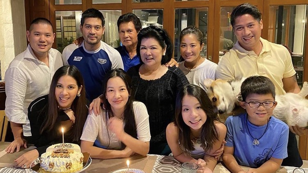 ต๊อด อวยพรวันเกิด นุ่น วรนุช บ้านภิรมย์ภักดีเบิร์ธเดย์ลูกสะใภ้พร้อมหน้า 