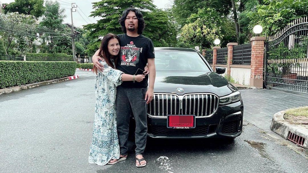 กานต์ วิภากร ถอยรถหรูป้ายแดงราคา 6 ล้านให้ เสก โลโซ ติด #รักผัวไงมีไรปะ