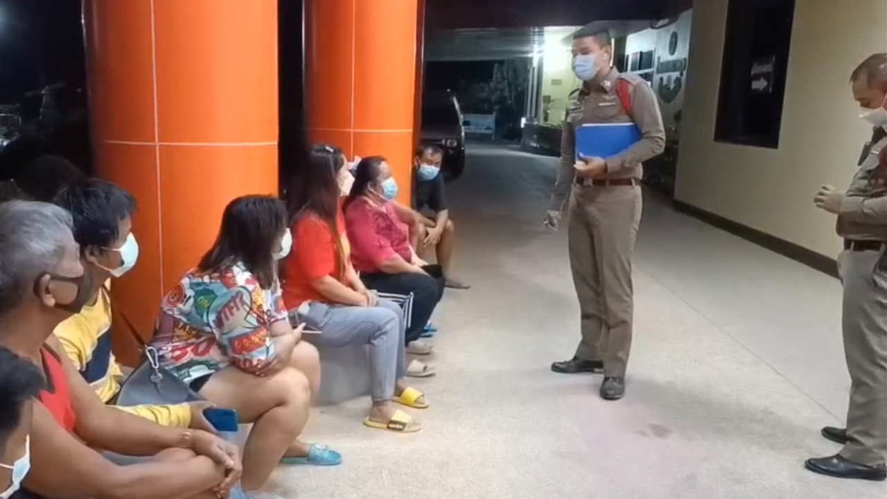 "เขียวช้ำทั้งตัว" ผัวโหดซ้อมเมียดับ โผล่มอบตัว แม่ฝ่ายชายแย้มเหตุตีกัน