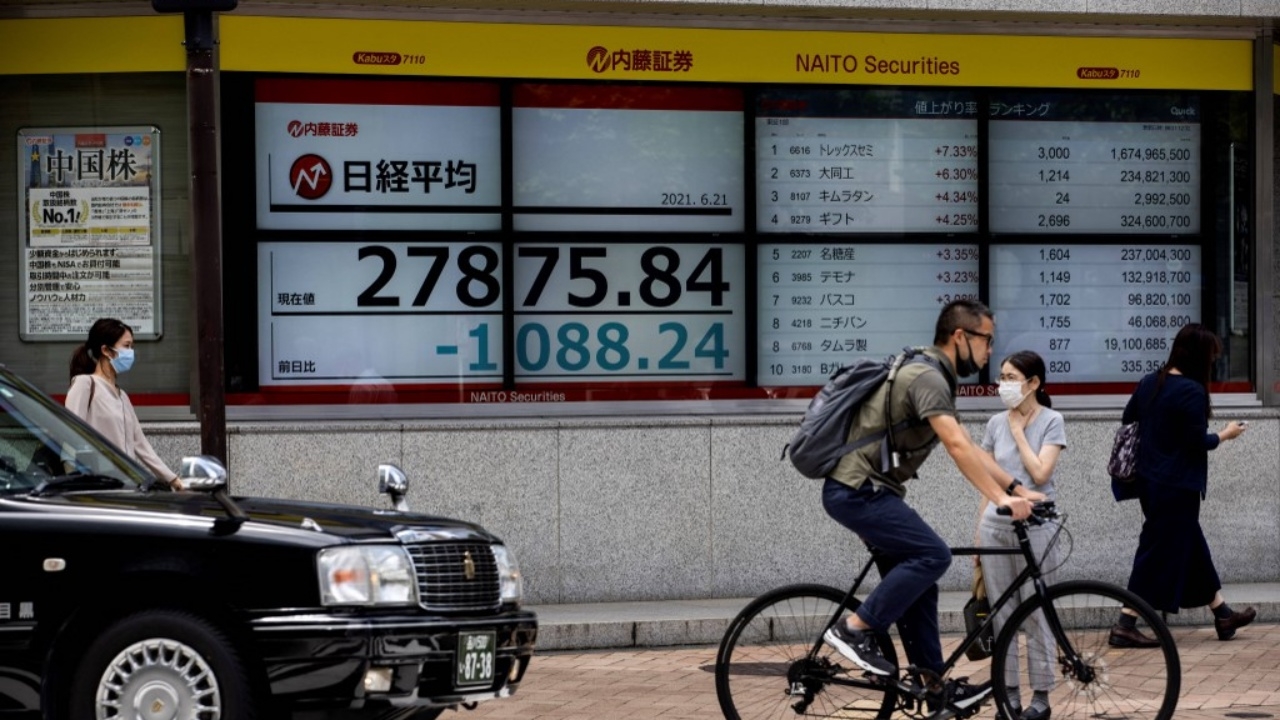 'ฮั่งเส็ง' ดิ่งสวนทางหุ้นญี่ปุ่นที่ปรับตัวขึ้นหลังการเลือกตั้ง