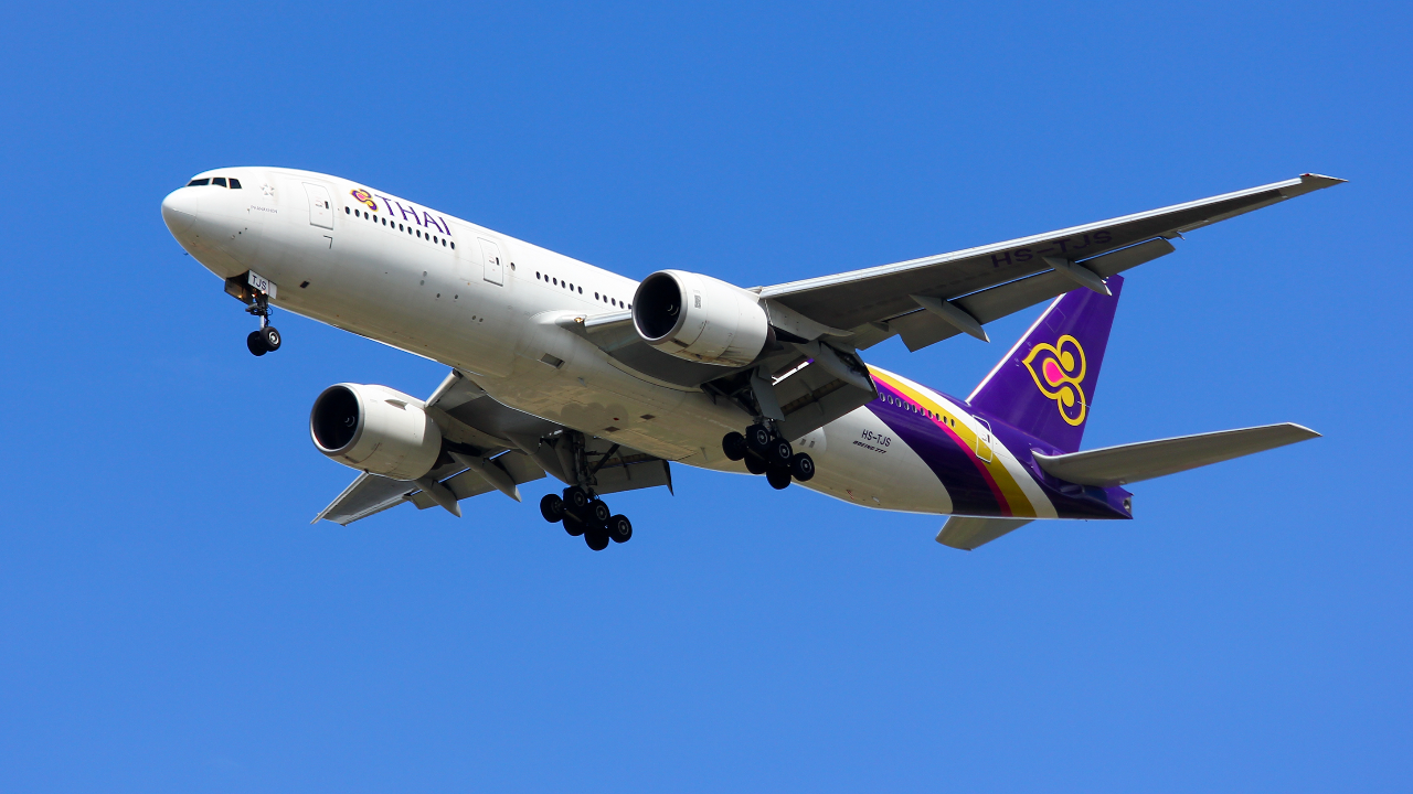 แผนฟื้นฟูการบินไทยไปตามเป้า ลดคนลดสวัสดิการ ชูคาร์โก Puff & Pie ดันรายได้