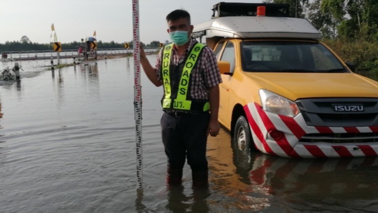 ทางหลวงชนบท รายงานถนนน้ำท่วมล่าสุด 22 สายทางใน 10 จังหวัด ยังสัญจรไม่ได้