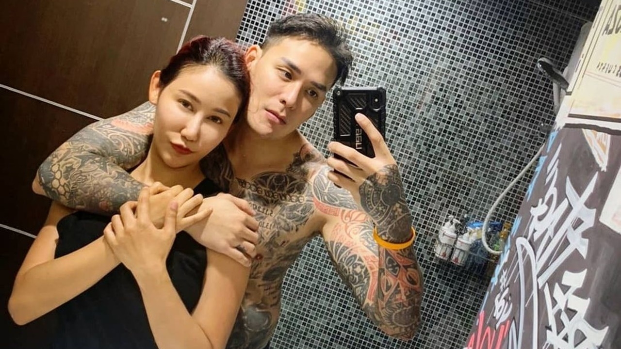 แทค ภรัญยู ทำเซอร์ไพรส์ซื้อกระเป๋าแบรนด์เนมให้ภรรยาแทนใบเก่าราคา 60 บาท