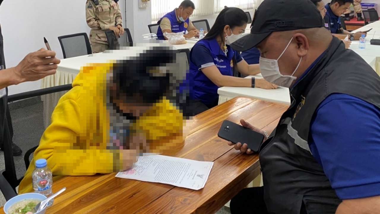 รวบแม่เล้าวัย 21 จัดหาสาว 17-18 บำเรอกามเสี่ยที่ กทม. รับเห็นรายได้ดี