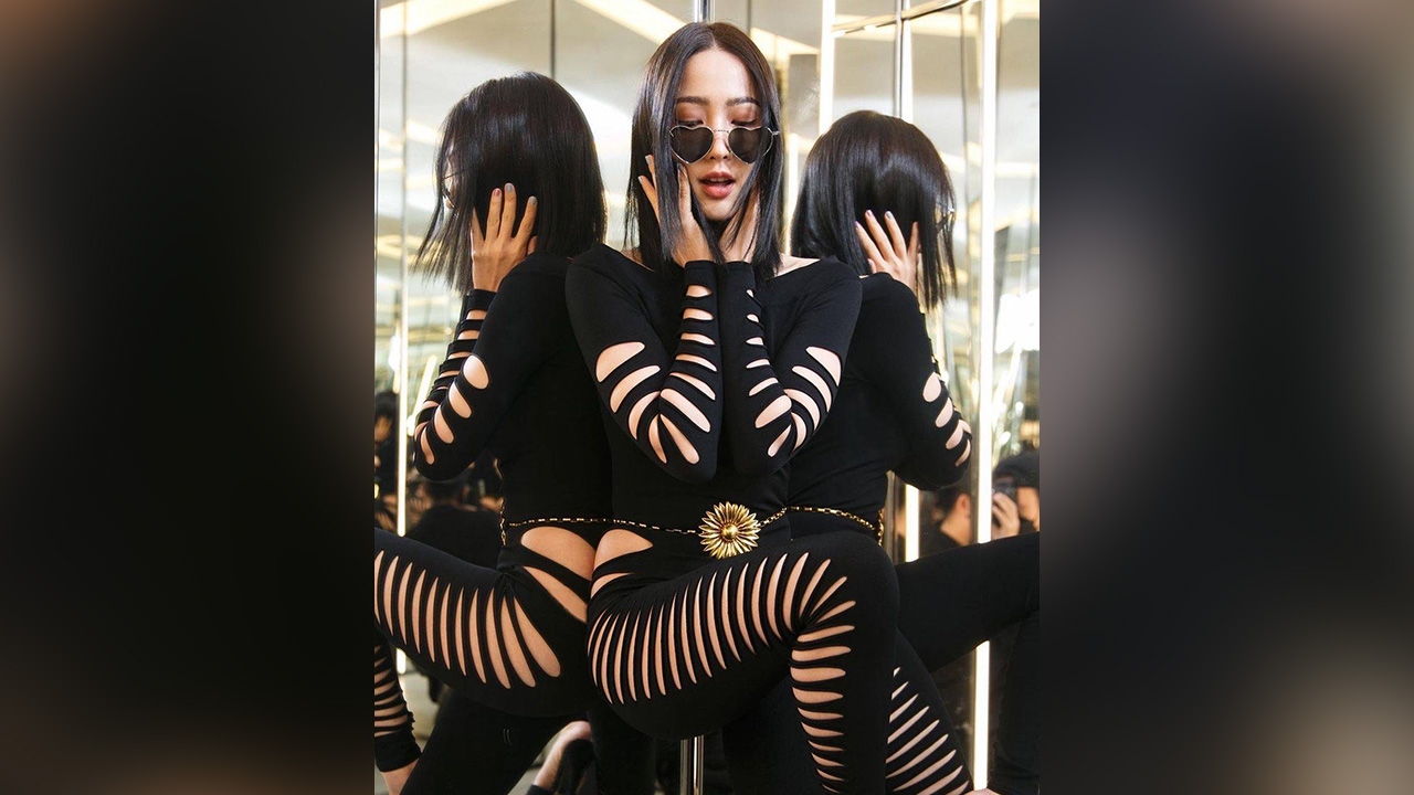 แต้ว ณฐพร จัดความแซ่บรัวๆ ใส่ชุดรัดรูปแหวกขาดทั้งแขนทั้งขา