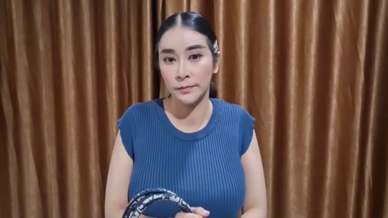 ดีเจต้น สามีสายเปย์ ให้กระเป๋าหรู ใหม่ สุคนธวา เป็นของขวัญวันกินมังฯ (คลิป)