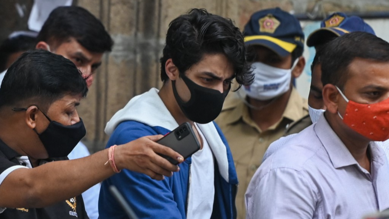 ศาลอินเดียให้ประกันตัวลูกชาย "ชาห์ รุค ข่าน" ในคดีมั่วยาบนเรือยอชต์หรู