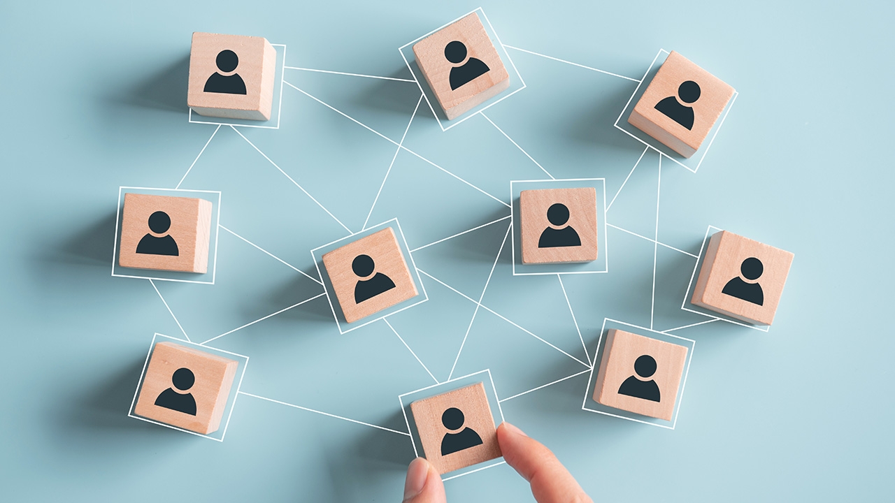 ผักชีกับมือปืนรับจ้าง